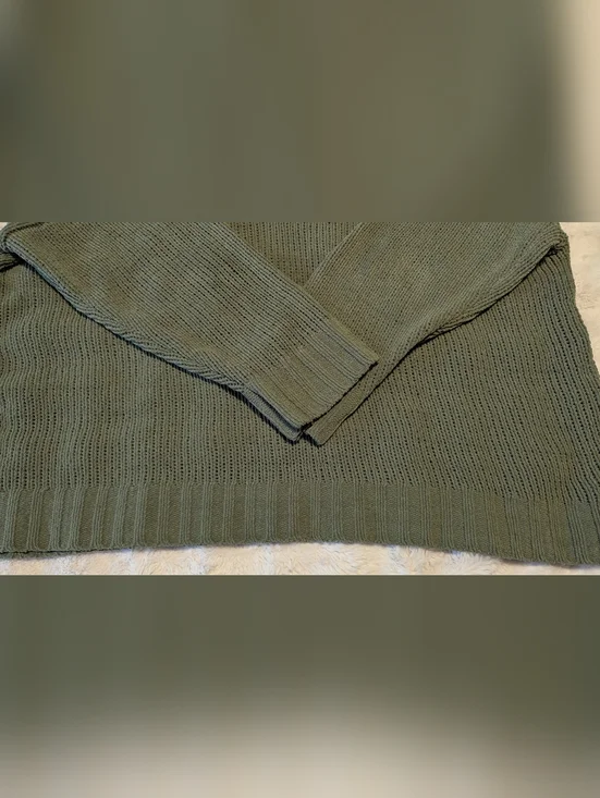 Aerie Olive Green V-Neck Knit Sweater - Picture 4 of 5